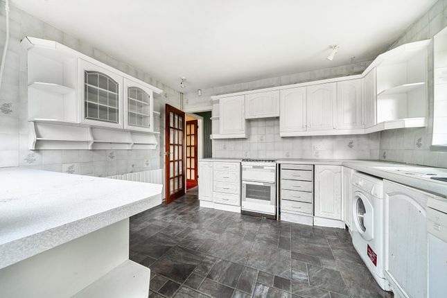12, Lodge Close, Orpington photo 3