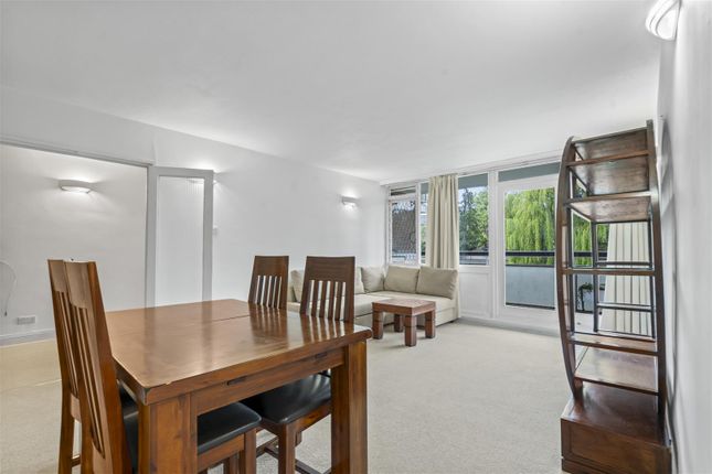 Flat 12, Embassy Lodge, Regents Park Road, London photo 3