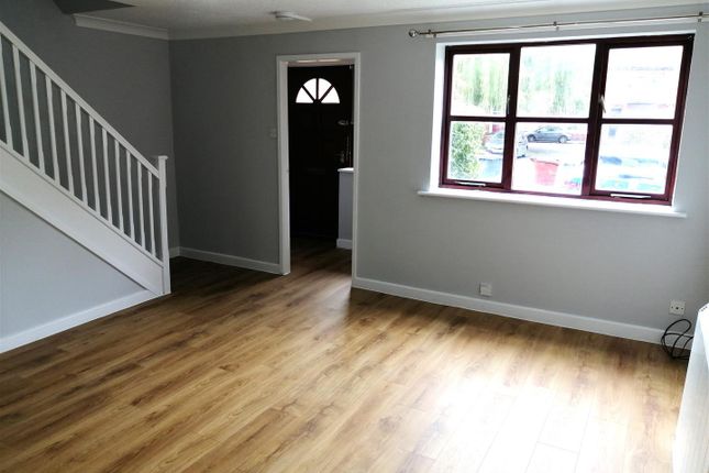 12, Tagore Close, Manchester photo 2