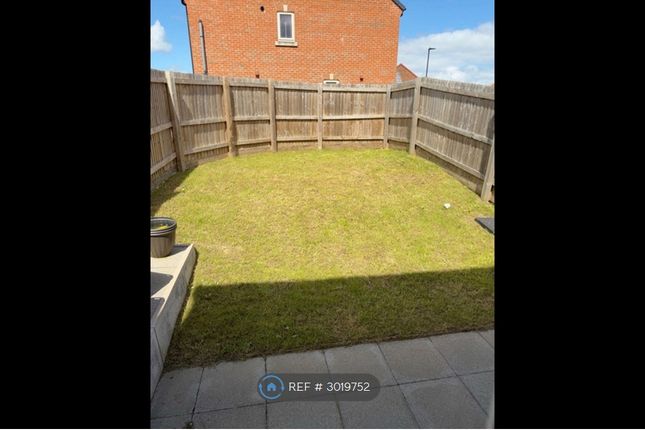 Wemesford Gardens, Warmsworth, Doncaster photo 5