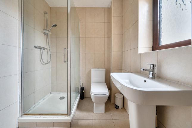 25, Broadfields, Oxford photo 3