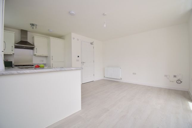 Flat 0-2, 14, National Court, Cowglen photo 3