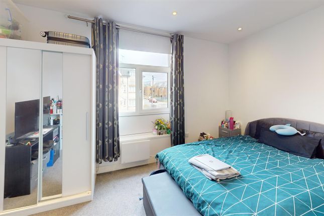 Flat 3 Redlands Place, Brighton Road, Horsham photo 3