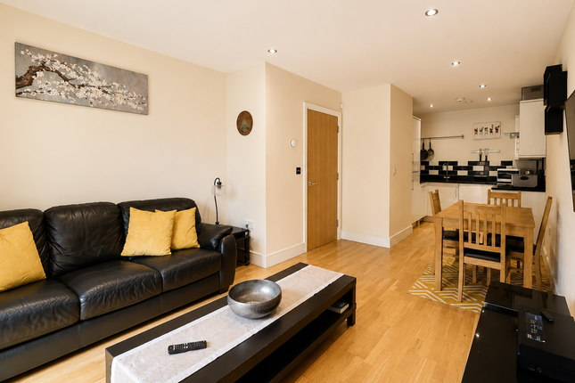 Flat 2, Dawn Court, Bromley photo 2