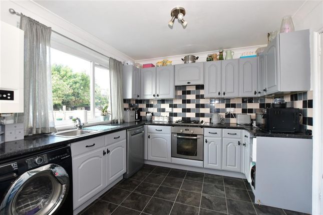 3-bed detached on Alverstone Road Apse Heath, Sandown, £360,000