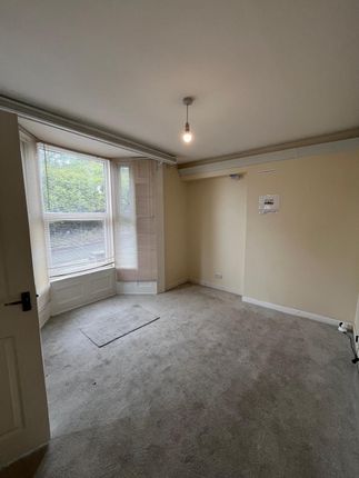 1-Bedroom Flat In Stourbridge Dy9