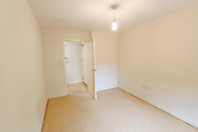 9 Lockview Court, Ebberns Road, Hemel Hempstead photo 5
