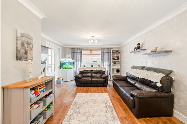 Prestonhall Avenue, Glenrothes photo 4