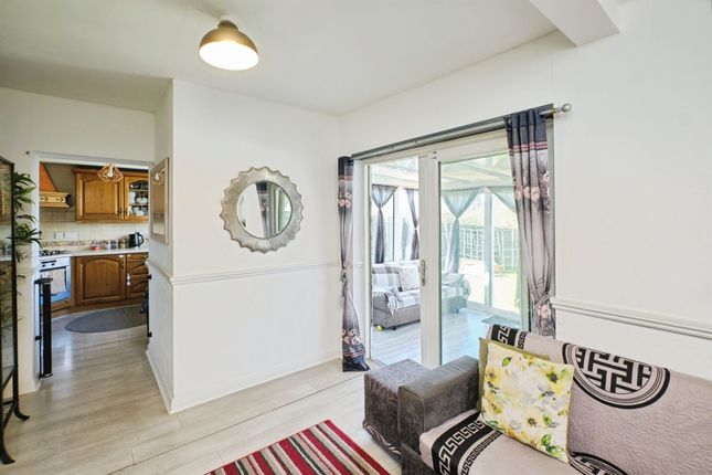 15, Denton Grove, Birmingham photo 4