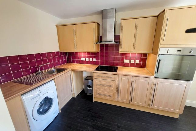 20 The Limes, Newport Pagnell photo 2