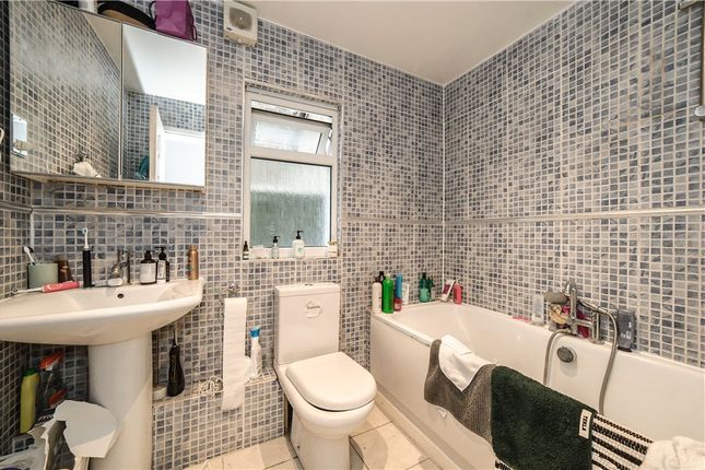 Basement Flat, 81, Railton Road, London photo 4