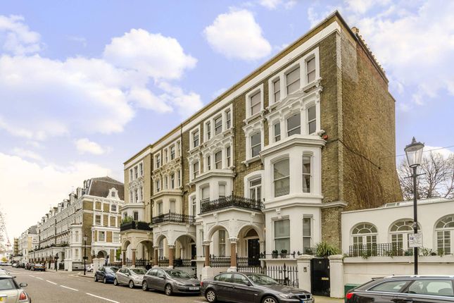 Flat to rent in Redcliffe Square, Chelsea, London