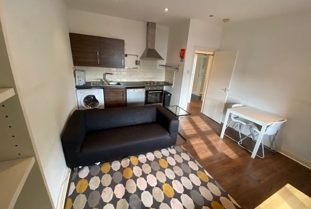 Apartment 7 16, Moorland Road Leeds photo 3