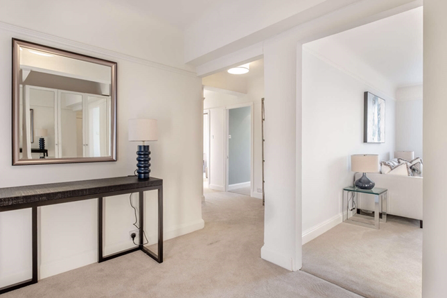27, Pelham Court, Fulham Road, South Kensington, London photo 3