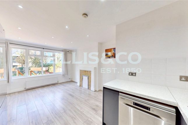 9, South Gardens, Wembley photo 3