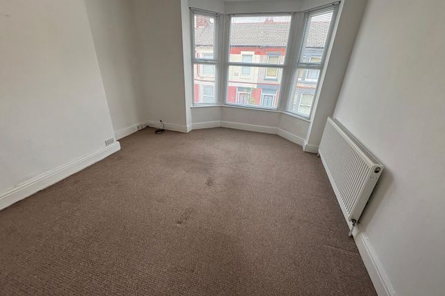 30B, Liverpool photo 2