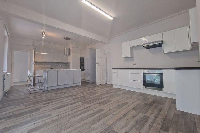 6 Bed Detached House To Rent Egerton Gardens, London Nw4