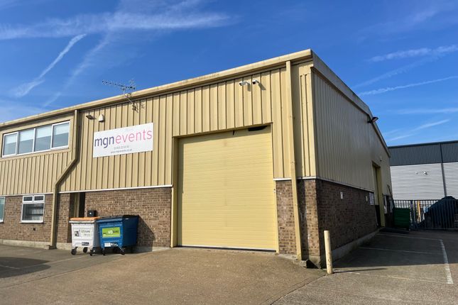 Thumbnail Industrial to let in Unit 4, Oades Industrial Estate, Egham