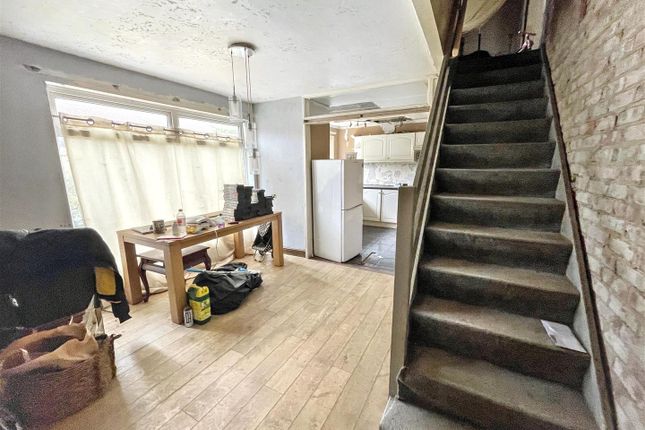 12, Defoe Crescent, Newton Aycliffe photo 2