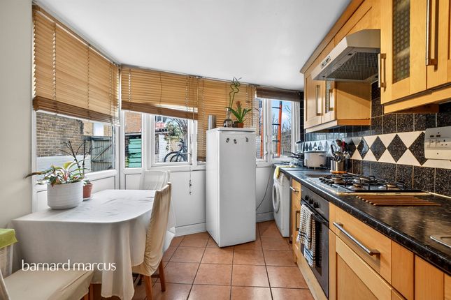 16, Andrews Walk, London photo 2
