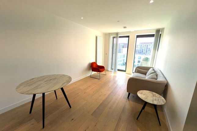 43 Caravel House Treacle Works, Royal Crest Avenue, London photo 3