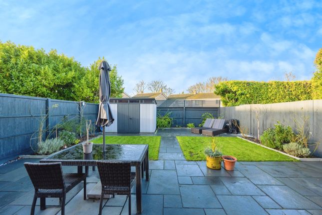 3, Highfields Close, Dunstable photo 3