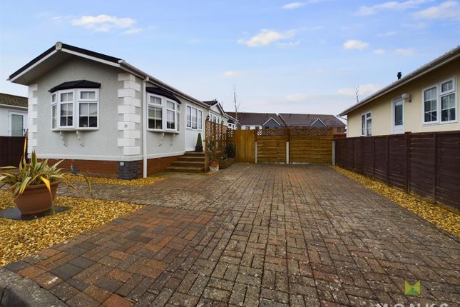 Thumbnail Mobile/park home for sale in Whittington Road, Gobowen, Oswestry