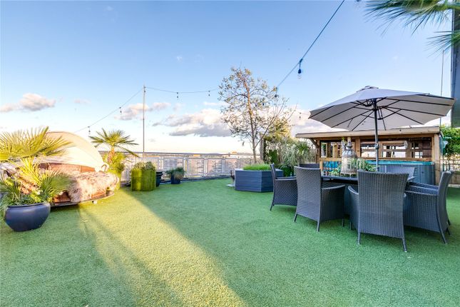 Flat for sale in Courtenay House, 9 New Park Road