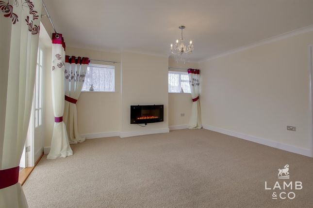 1, Briarwood Avenue, Holland-On-Sea photo 3