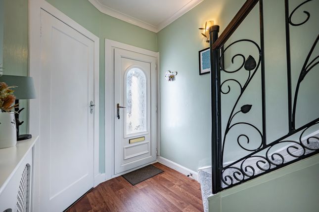 8 Southlea Avenue, Thornliebank, Glasgow photo 3