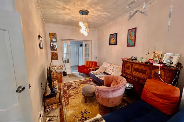 18, Dudley Gardens, West Ealing photo 3