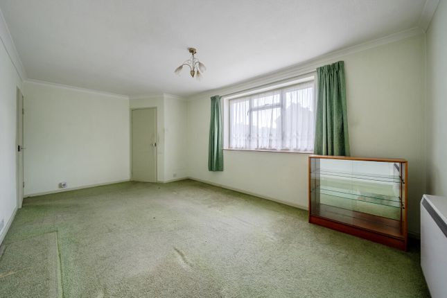 70, Cabell Road, Surrey photo 2