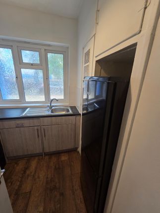 Flat 15, Godwin House, Thurtle Road, LONDON photo 4