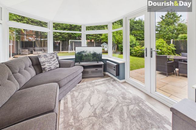 16 Stuart Way, Market Drayton photo 4