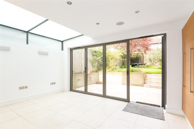 53, Grove Hill Road, London photo 4