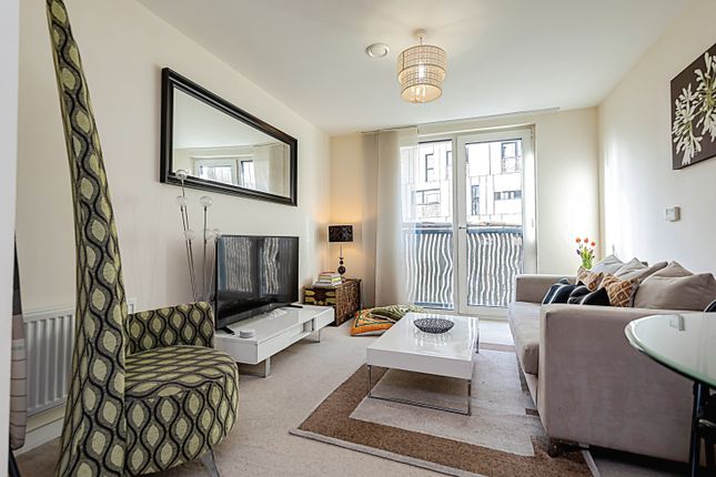 Flat for sale in 7 Gatliff Road, Victoria, London