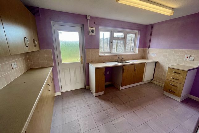33, Hod View, Blandford Forum photo 5