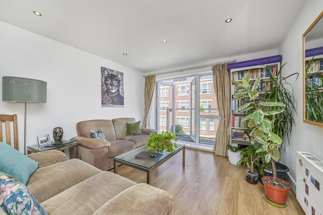 56, Drapers Court, London photo 4