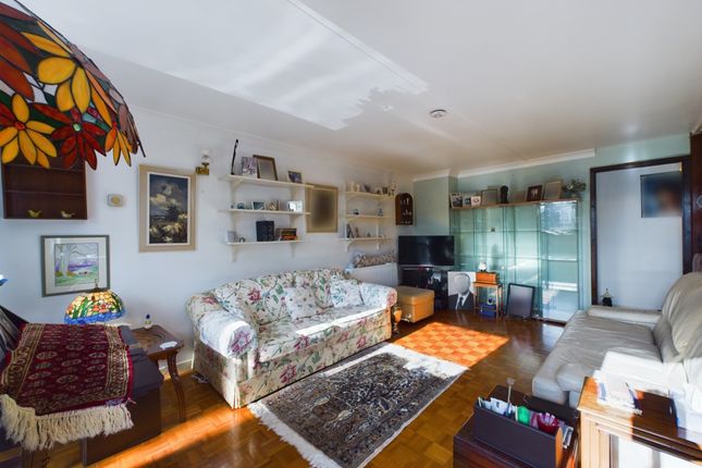 12 Beaufort Gardens, Marlow photo 2