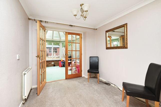 23, Oak Farm Close, Camberley photo 4