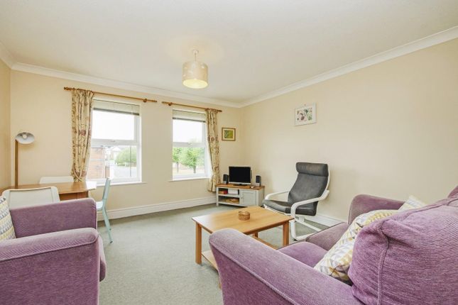 54, Nicholas Gardens, York photo 2