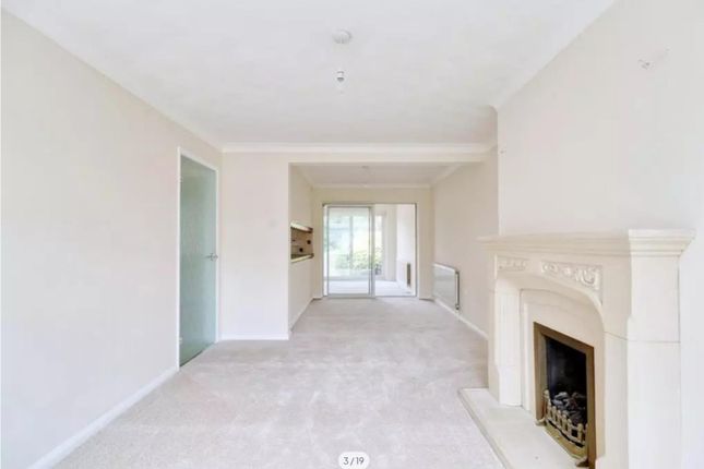 13, Palmerston Road, Rainham photo 2