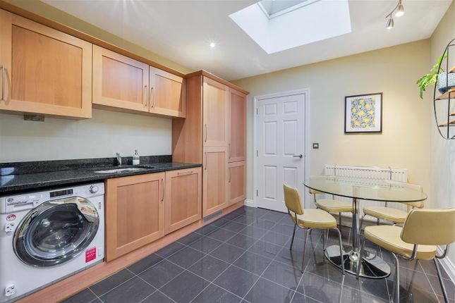 Flat 9, Long Orchards, Copt Hill Lane, Kingswood photo 4