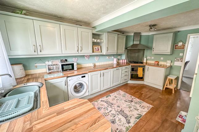 30, Waltham Close, Corby photo 3