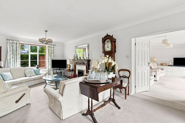 17 Woodlands Close, Ascot photo 4