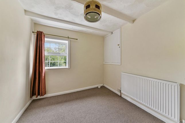 Cottage to rent in Withybed Corner, Walton On The Hill, Tadworth