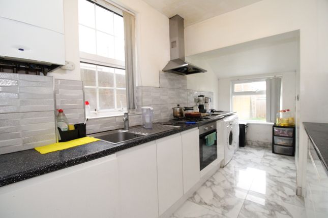 292, Oakley Road, Luton photo 5