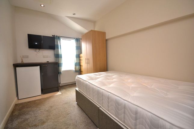 Room to rent in Prince Of Wales Avenue, Reading
