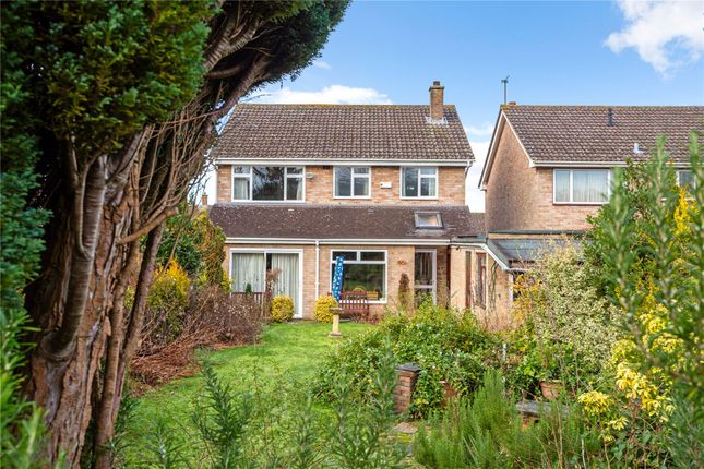 Detached house for sale in Lakeside, Oxford, Oxfordshire