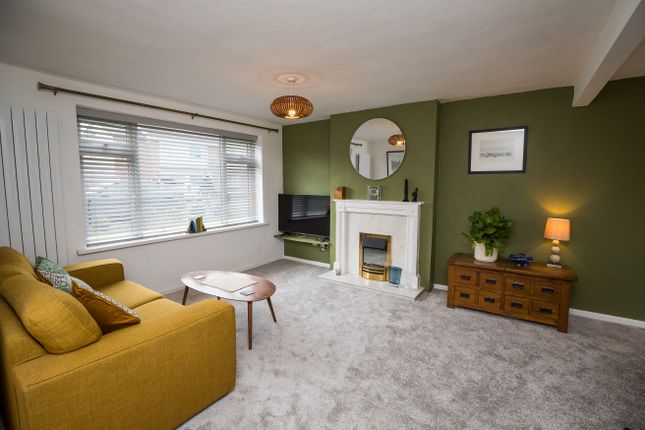 15, Simpsons Way, Chester photo 2